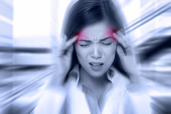 WOMEN-MIGRAINE-1