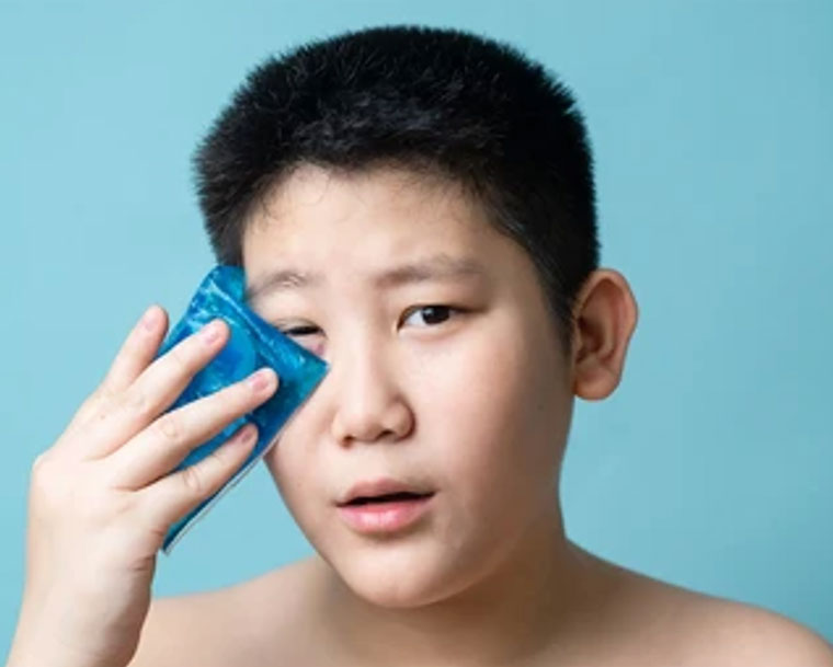 boy-with-cold-compress-on-eyes_3150f0 boy-with-cold-compress-on-eyes_3150f0